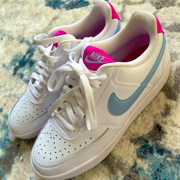 Nike Shoes - Nike sneakers, 7 size, NEW